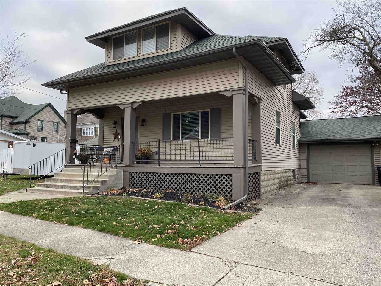 921 Lake Park Drive - Photo 1