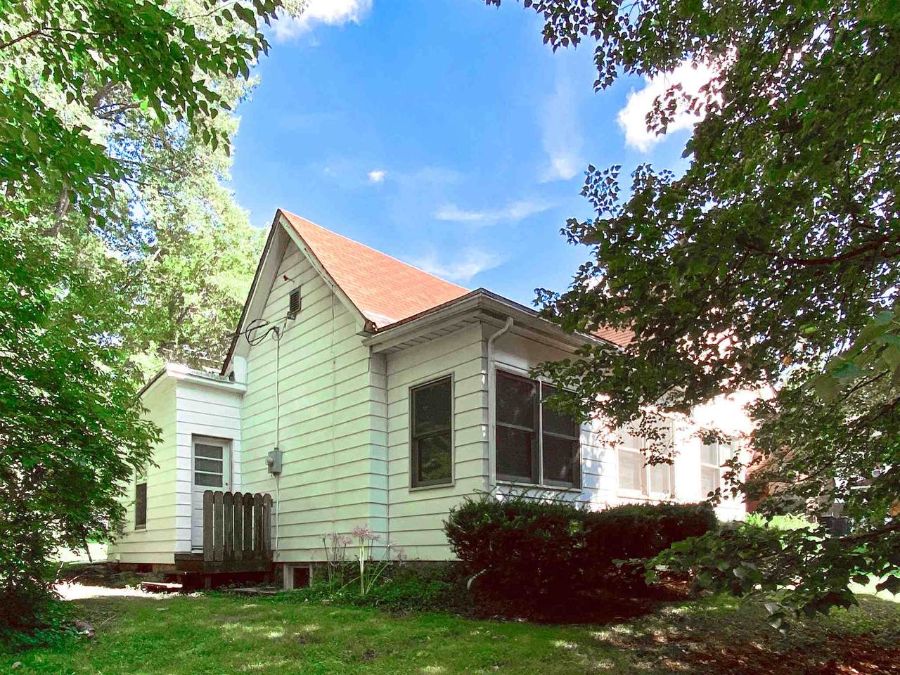 809 Washington Street - Photo 1