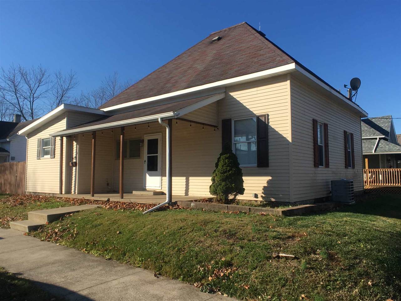 619 Spring Street - Photo 1