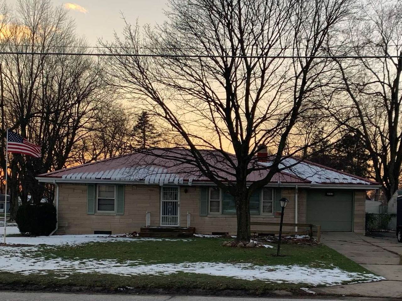 313 Race Street - Photo 1
