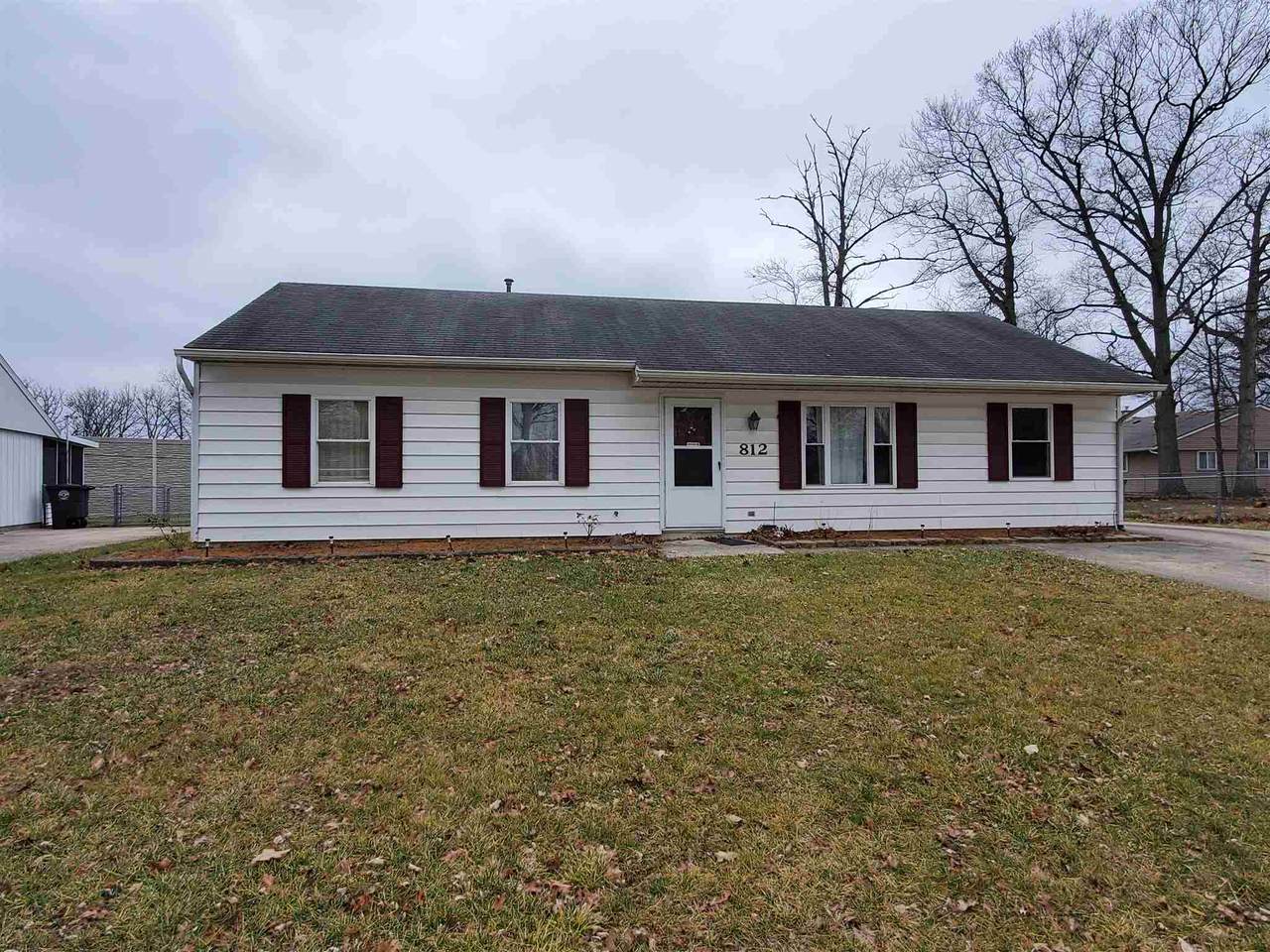 812 Applewood Road - Photo 1