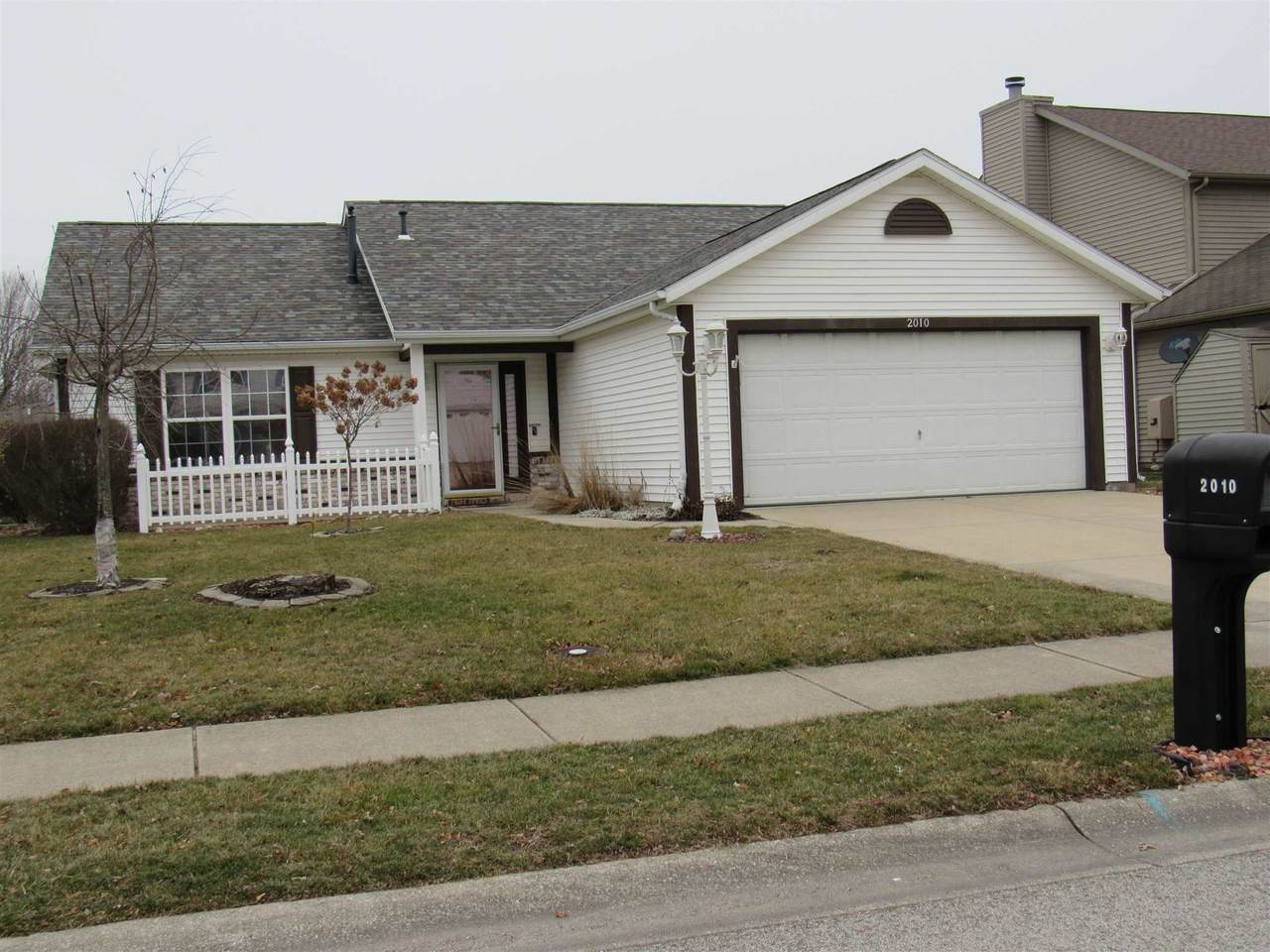 2010 Waverly Drive - Photo 1