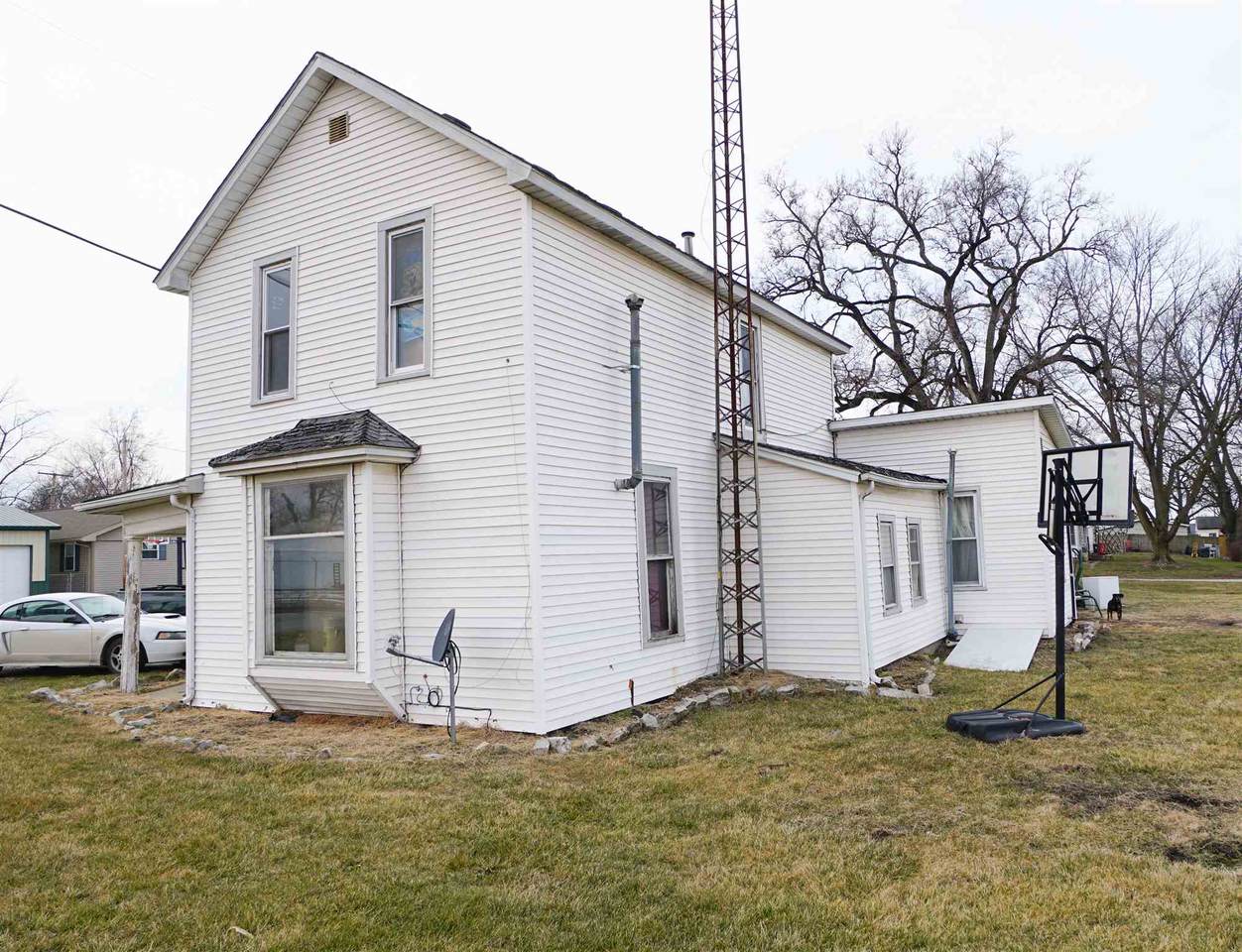 409 Clark - Photo 1