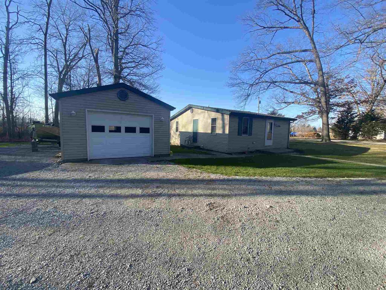 10416 Green Avenue - Photo 1