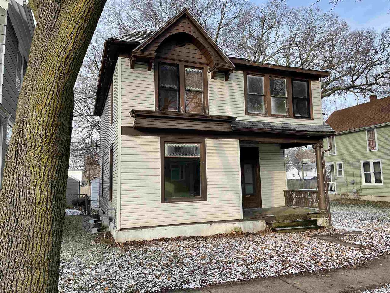 2628 Fox Avenue - Photo 1