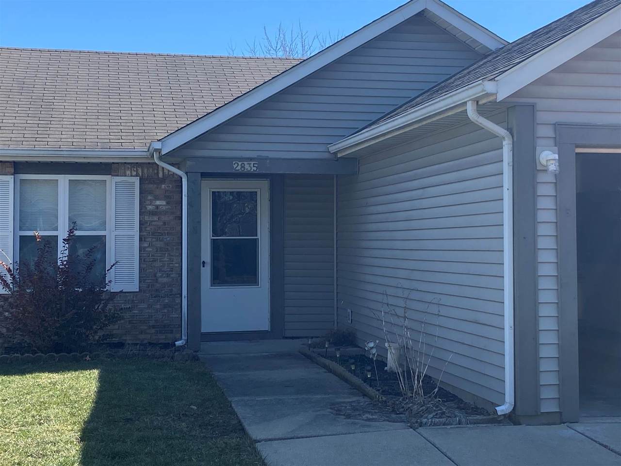 2815 Plaza Lane - Photo 1