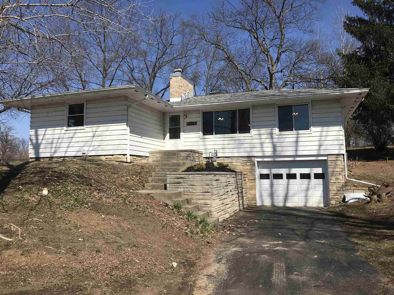 905 Main Street - Photo 1