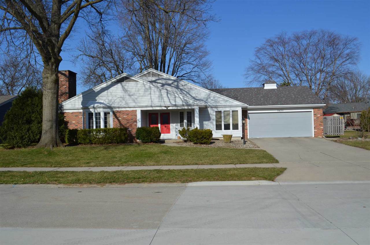 5625 Woodhurst Boulevard - Photo 1