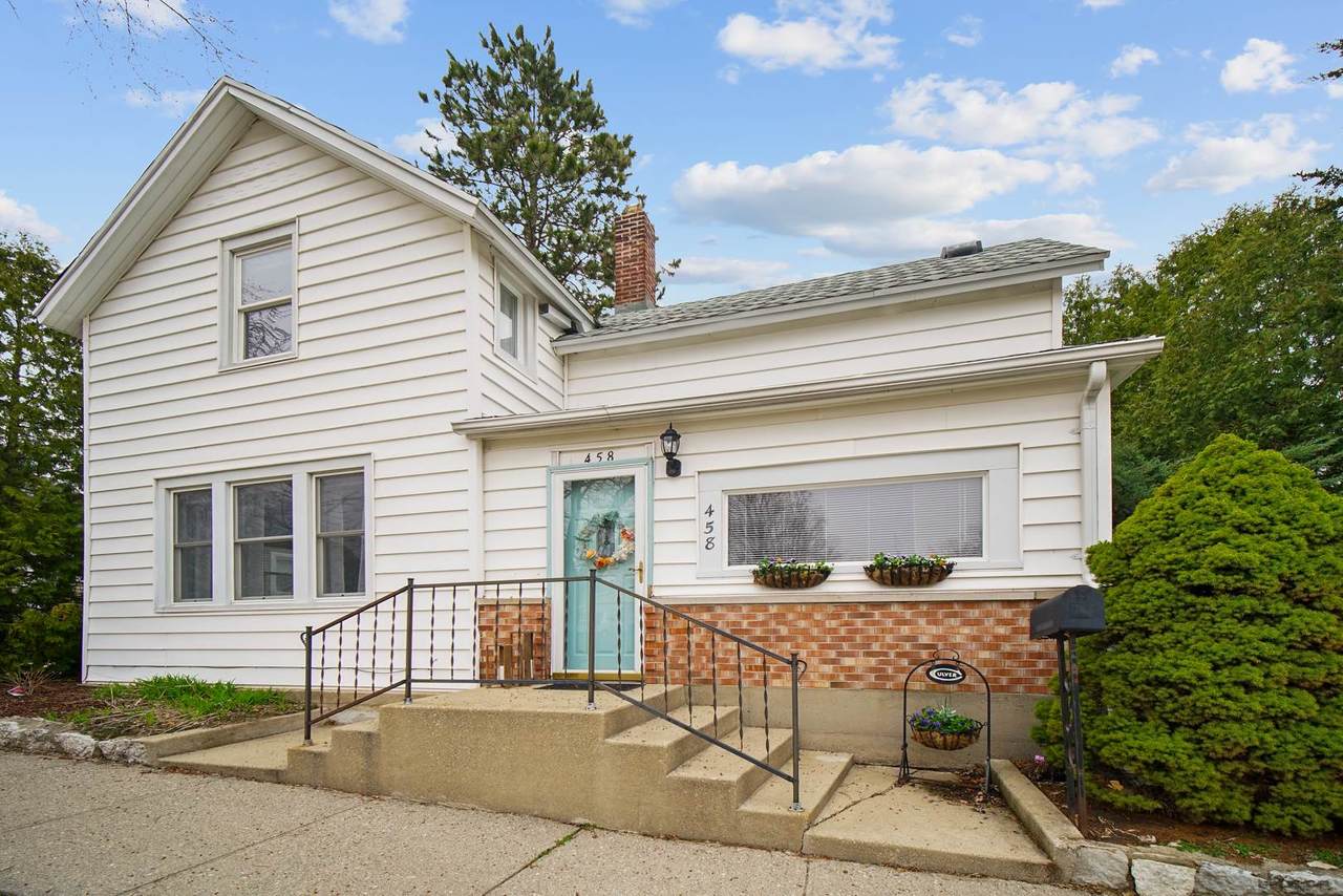 458 Lakeview Street - Photo 1