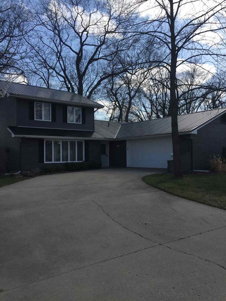 702 Bluffview Drive - Photo 1