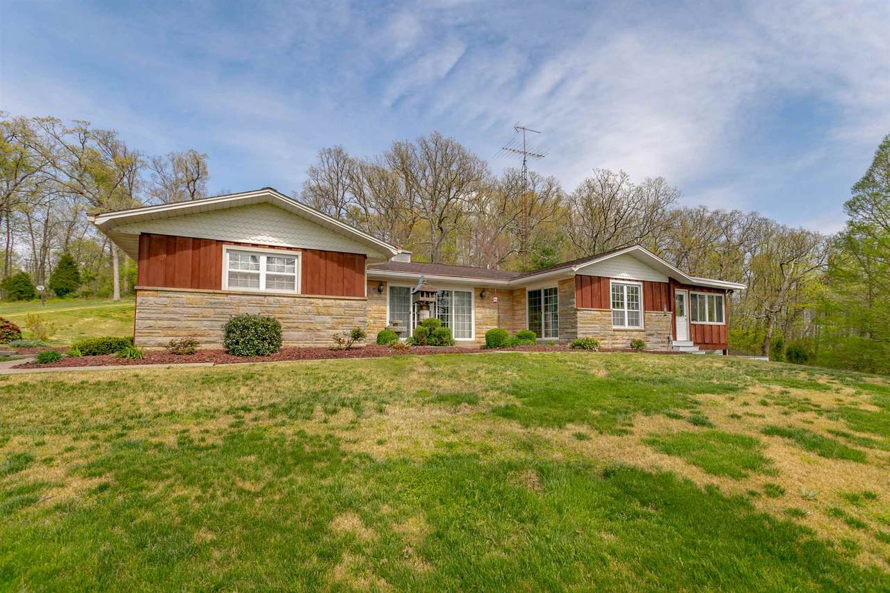 422 Southview Drive - Photo 1