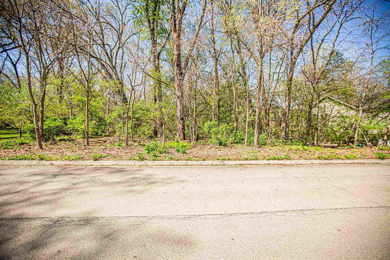 55379 Osborn Avenue - Photo 1
