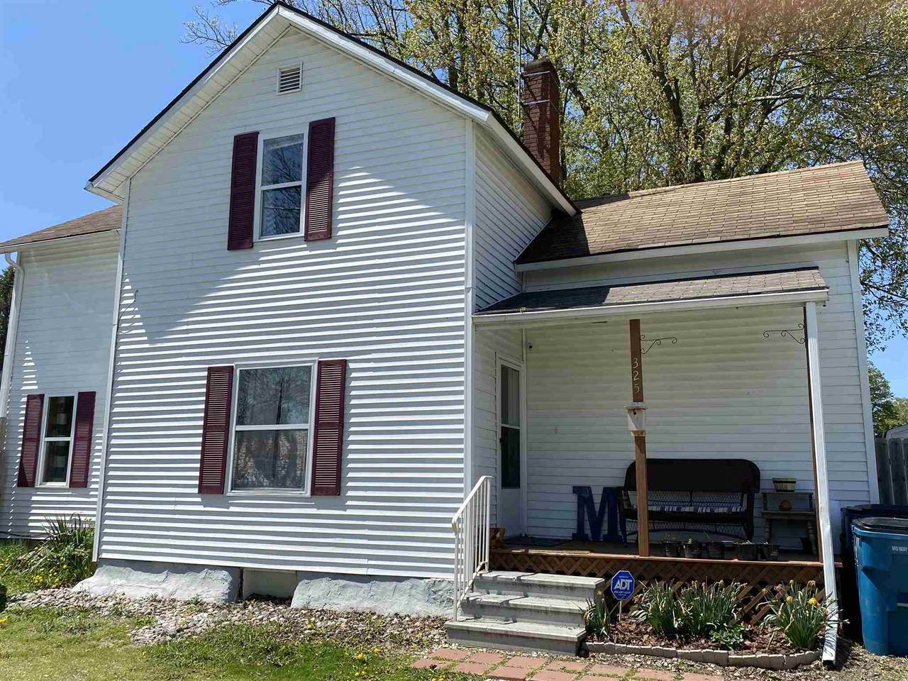 325 Hardy Street - Photo 1