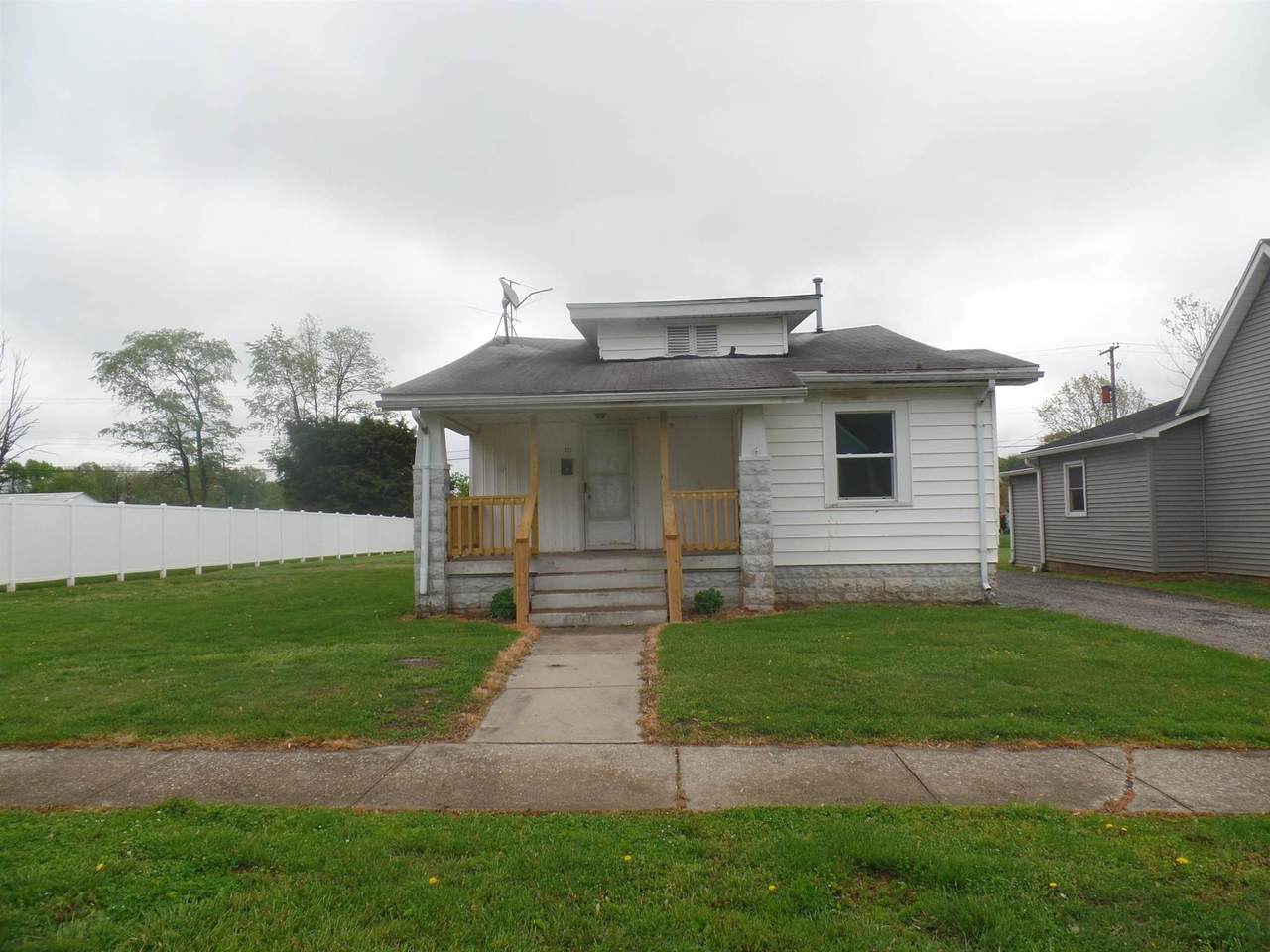 420 S Meridian Street - Photo 1