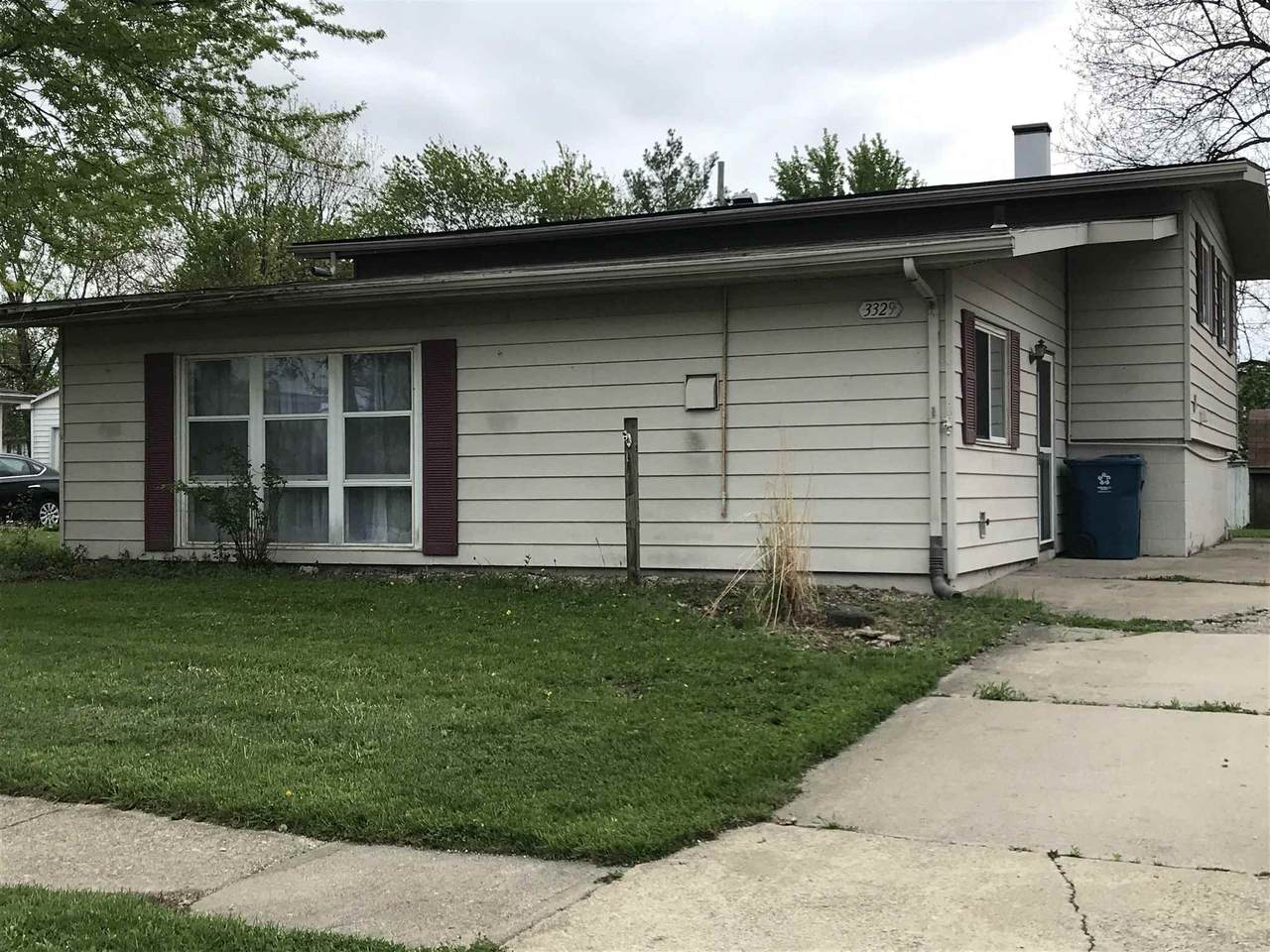3329 Lincoln Street - Photo 1