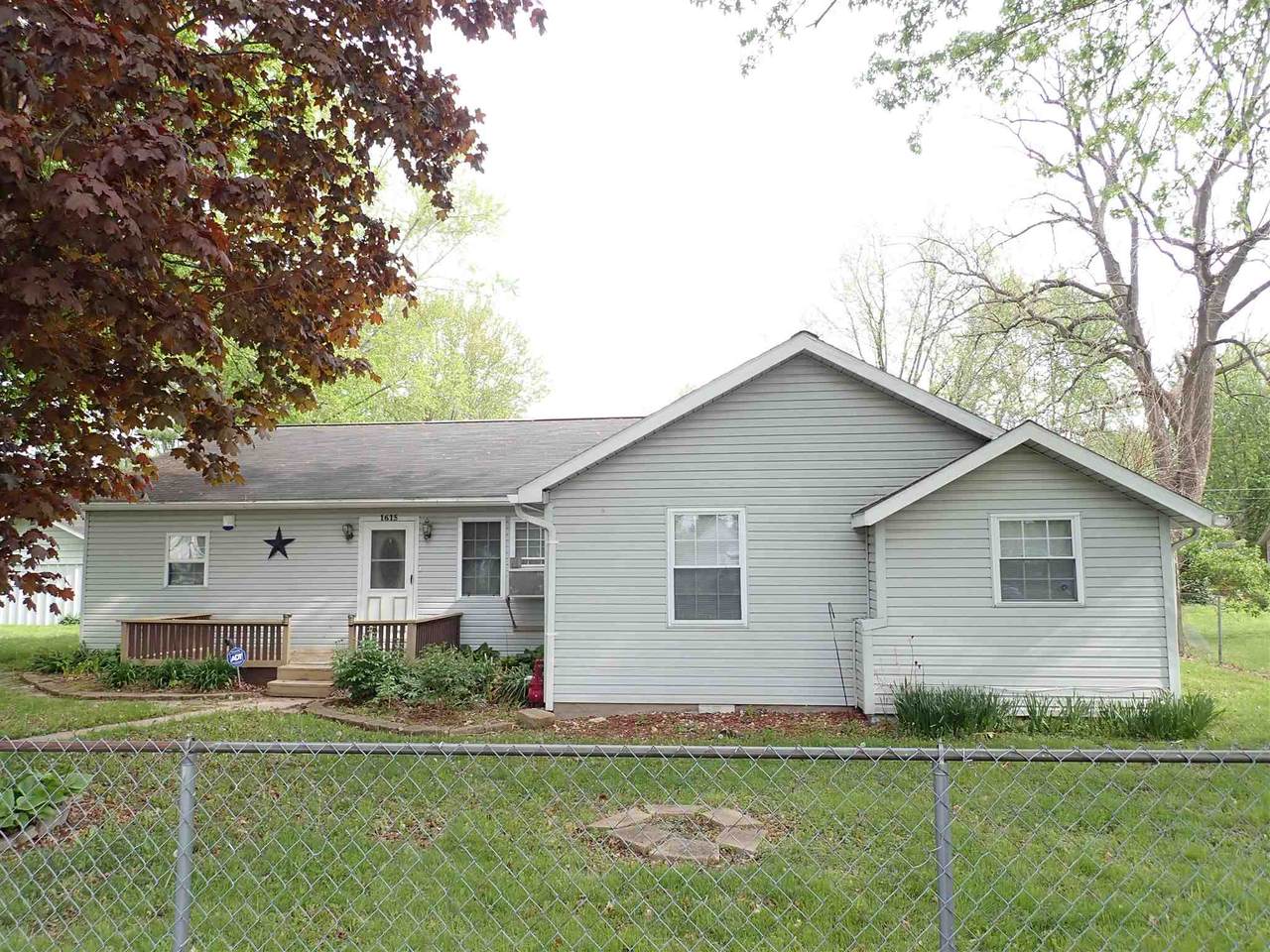 1615 Olive Street - Photo 1
