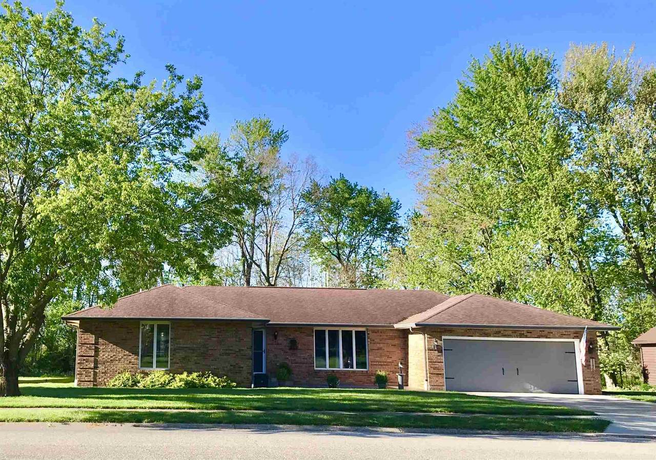 403 Holiday Drive - Photo 1