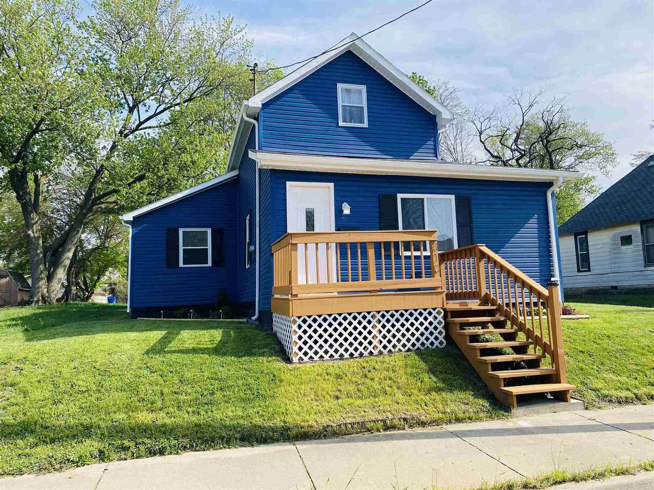 810 Superior Street - Photo 1