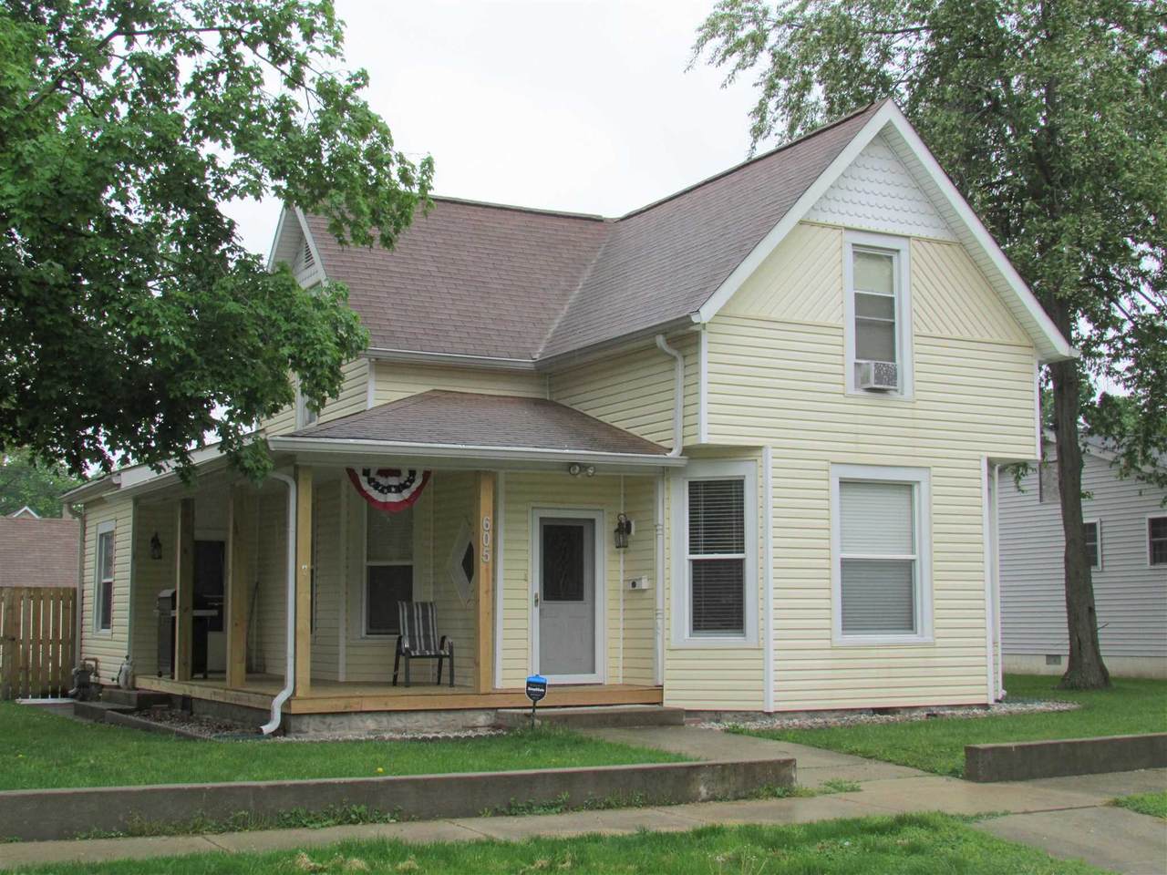 605 Bluff Street - Photo 1