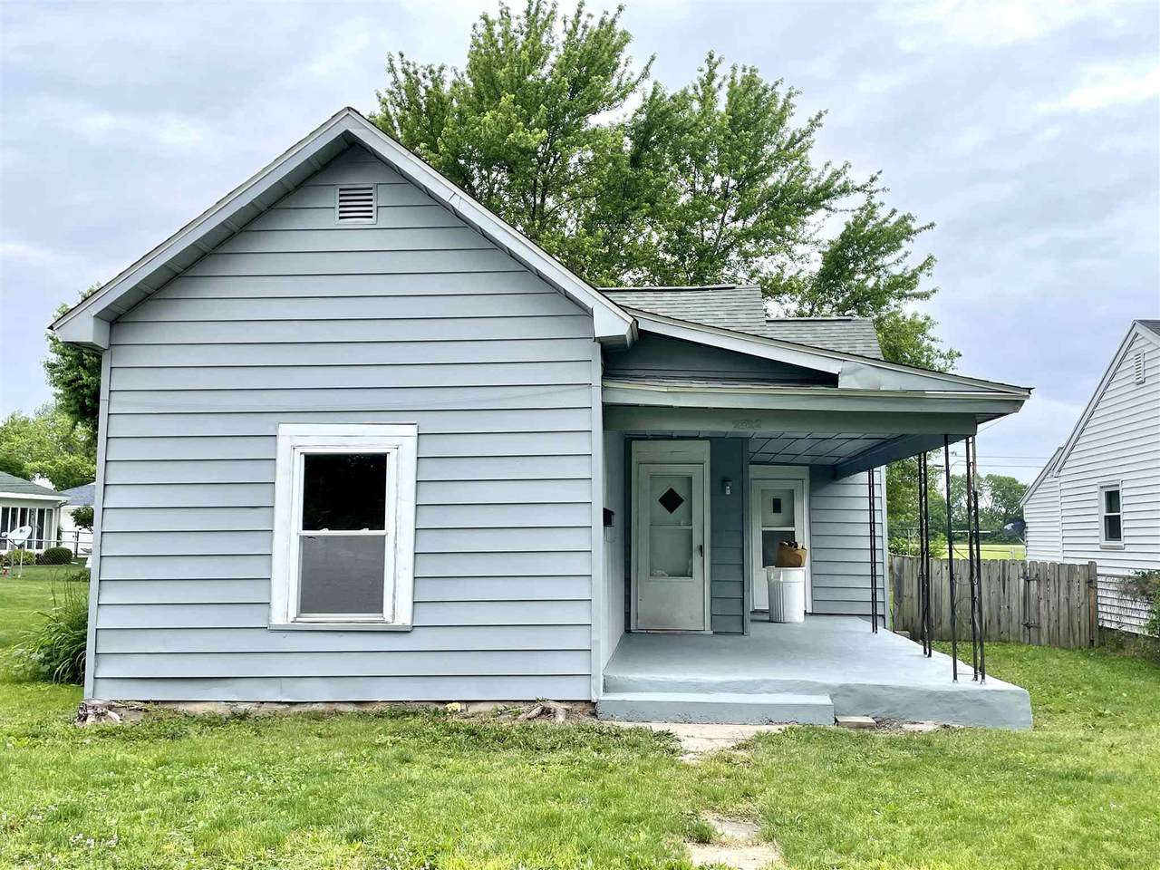 2522 9TH Street - Photo 1