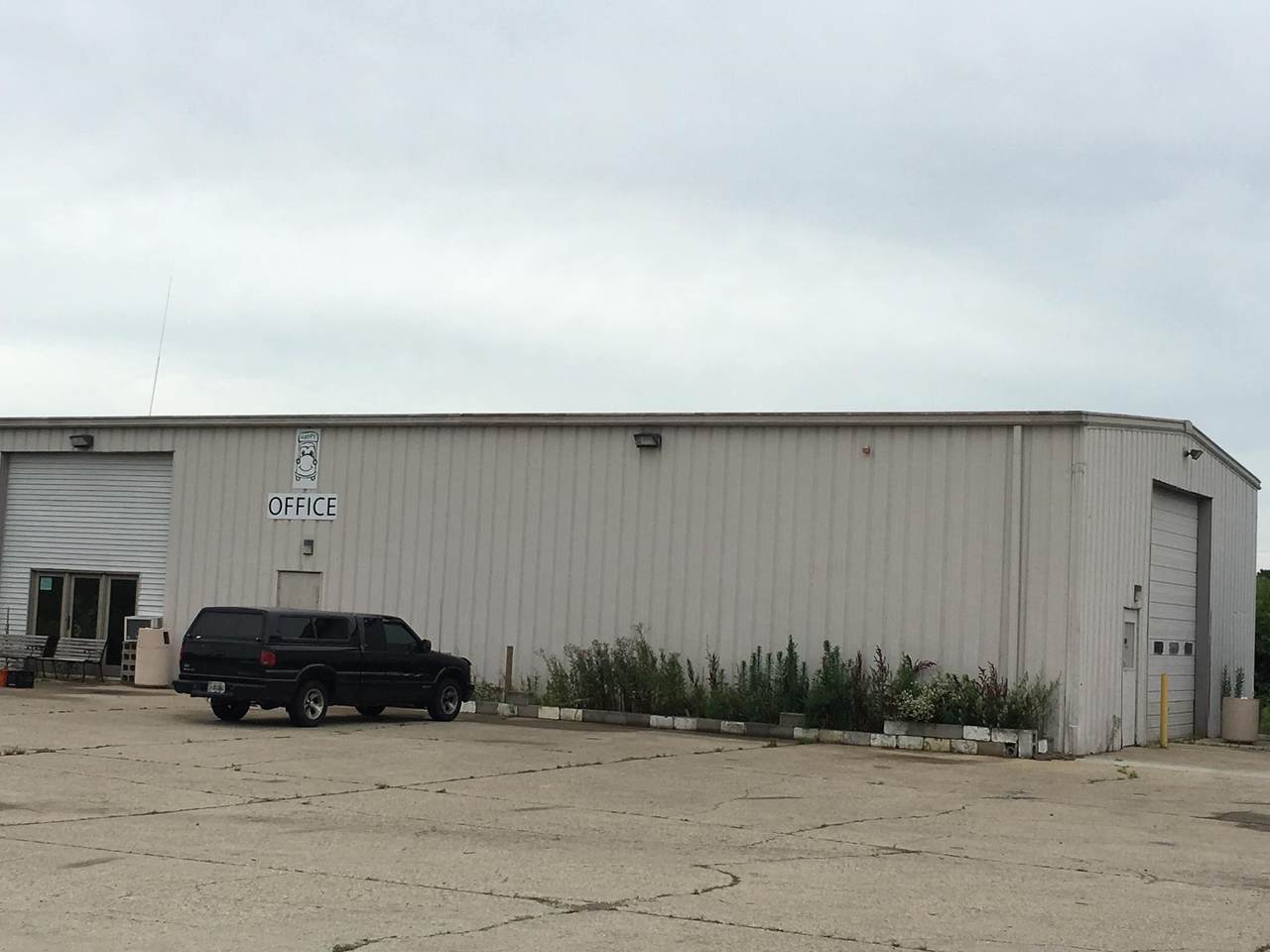 15660 Commerce Drive - Photo 1