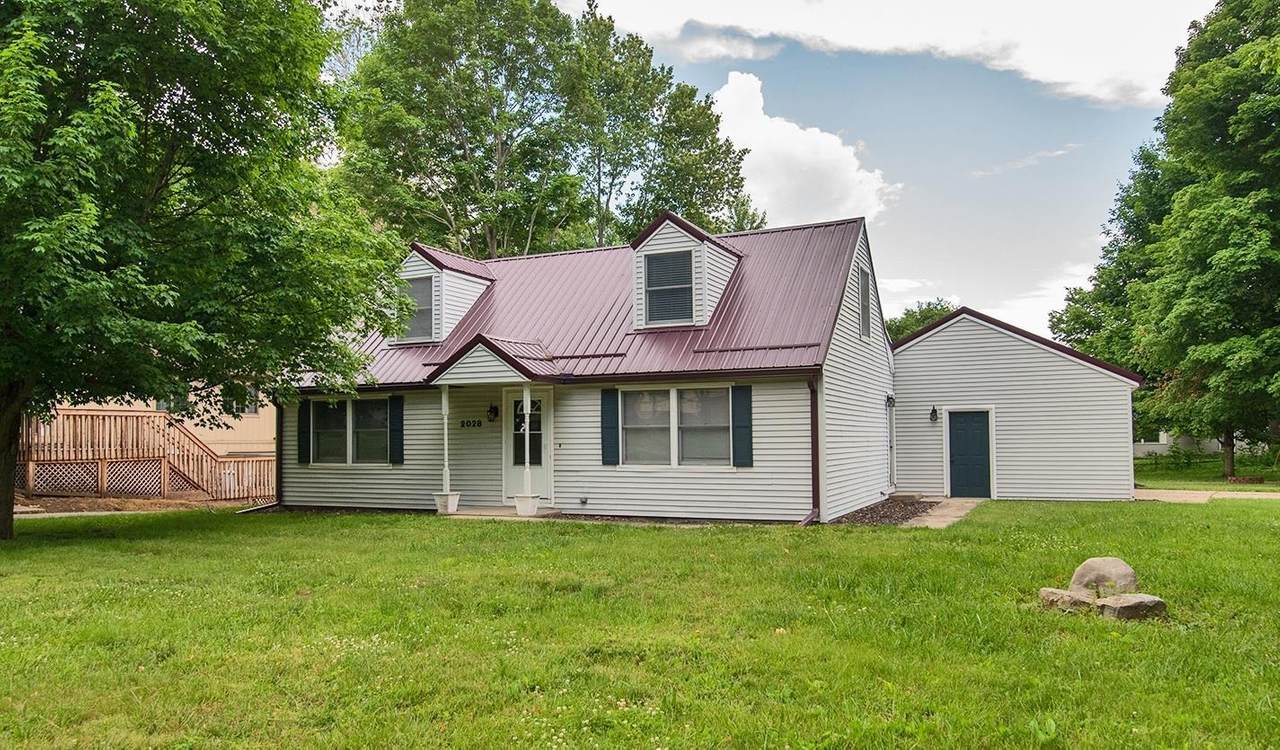 2028 Maple Run - Photo 1
