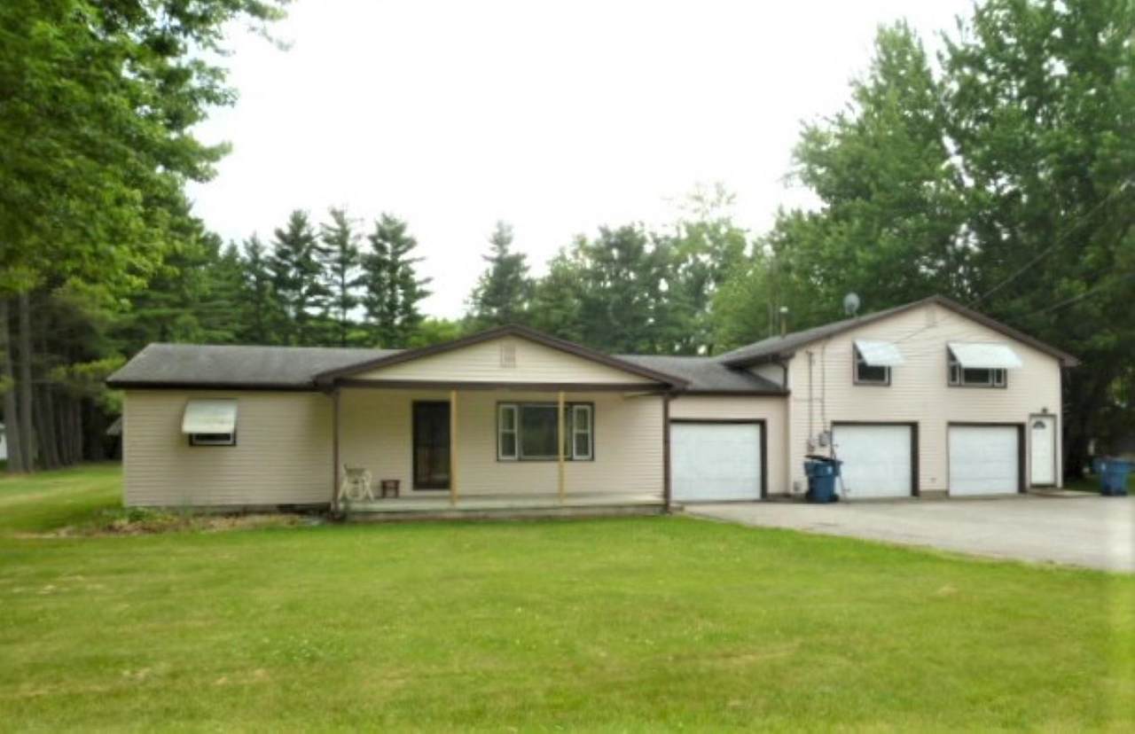 706 Monroe Pike - Photo 1