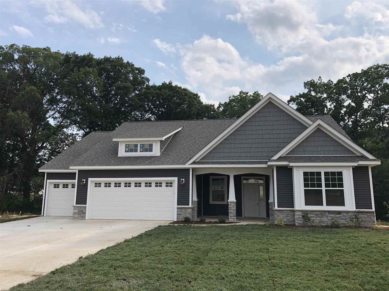 4273 Hull Drive - Photo 1