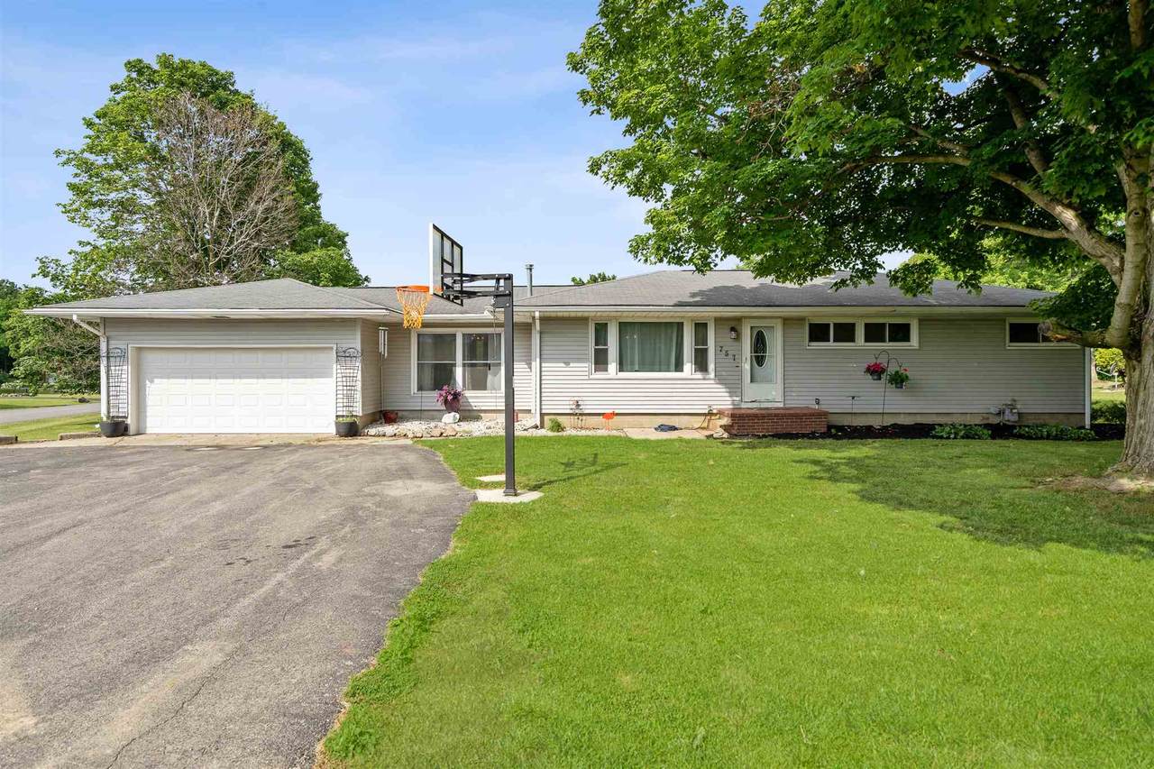 757 Lincolnway - Photo 1