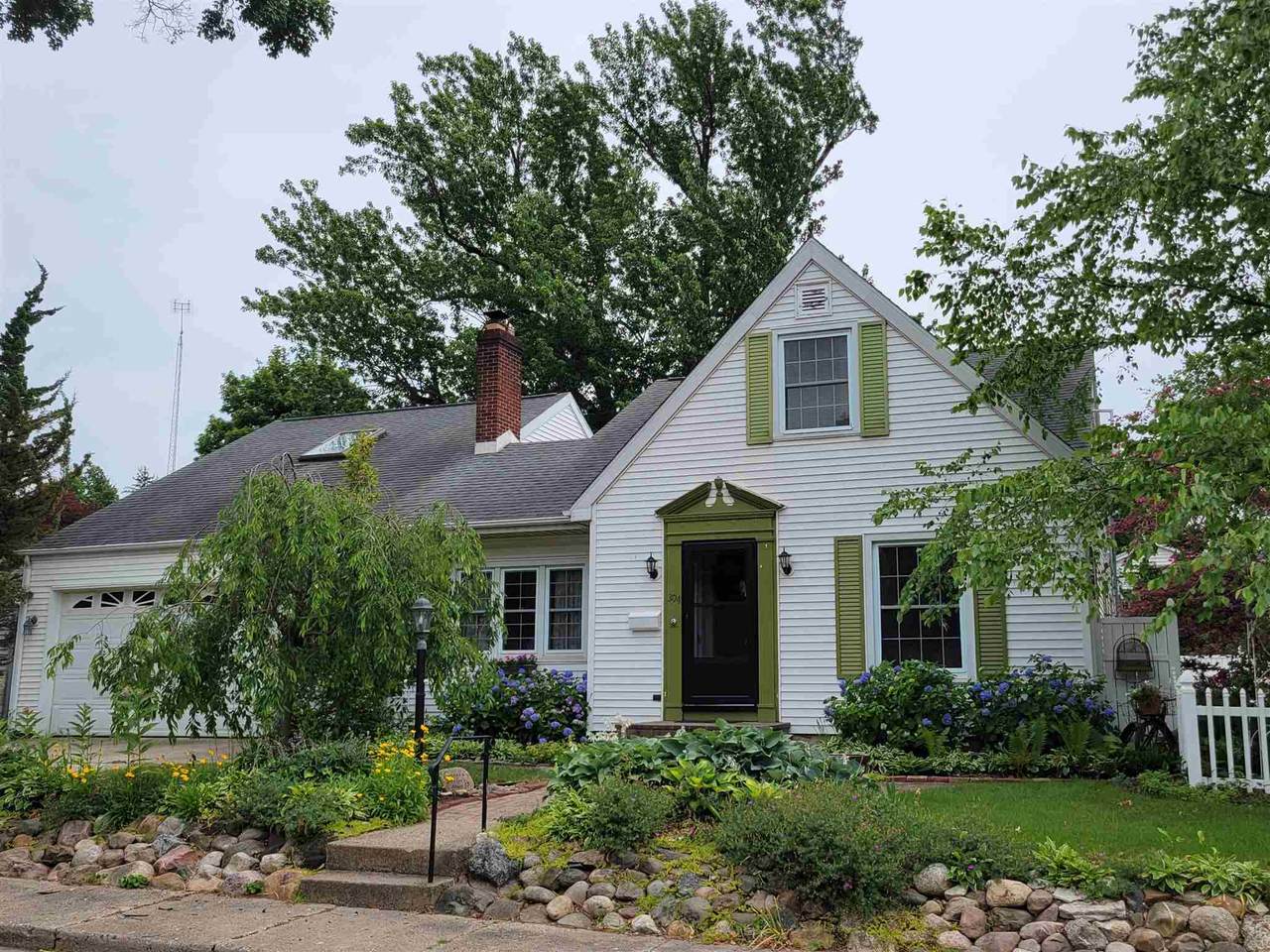 304 5th Street - Photo 1