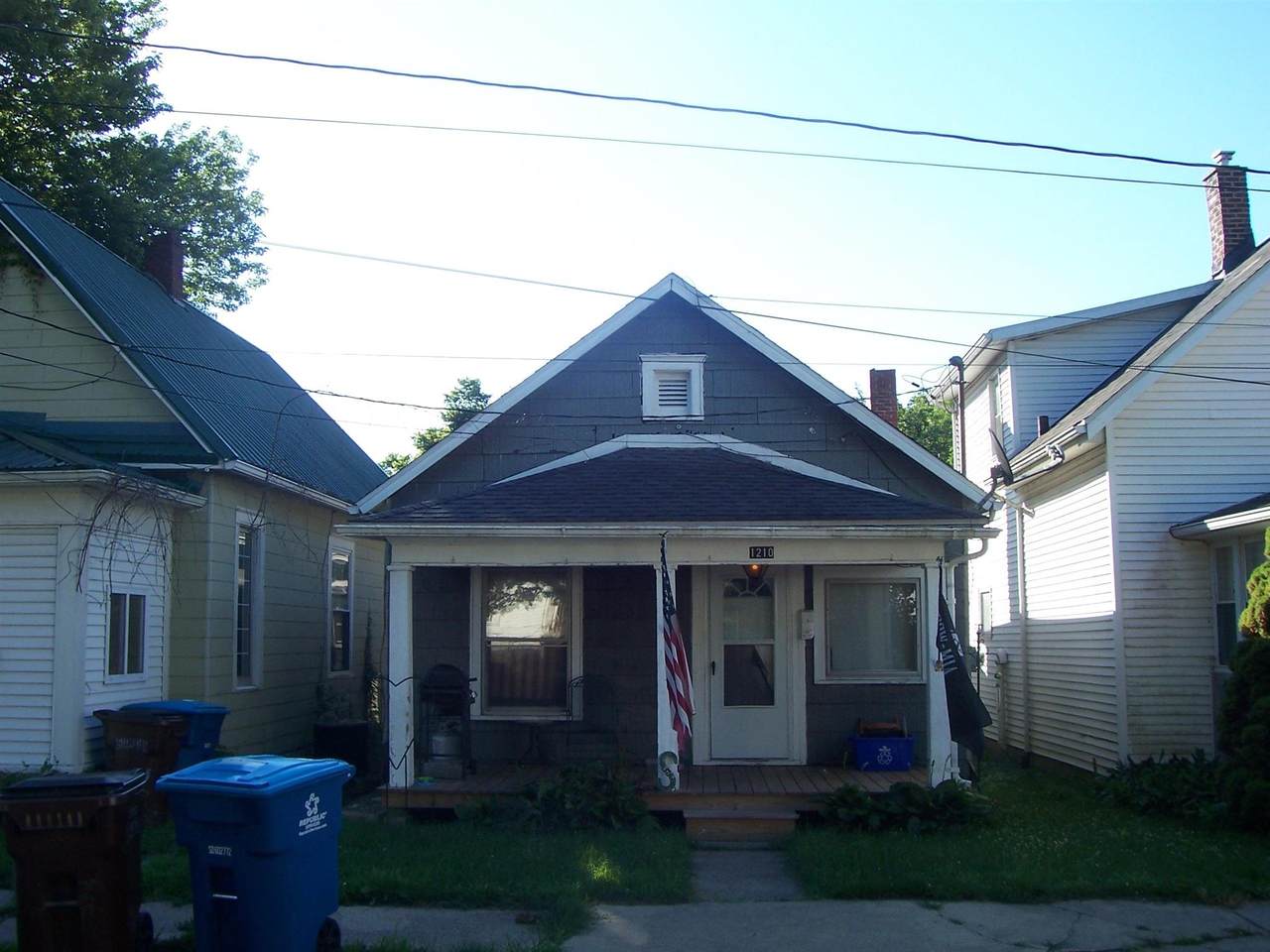 1210 Cummings Street - Photo 1