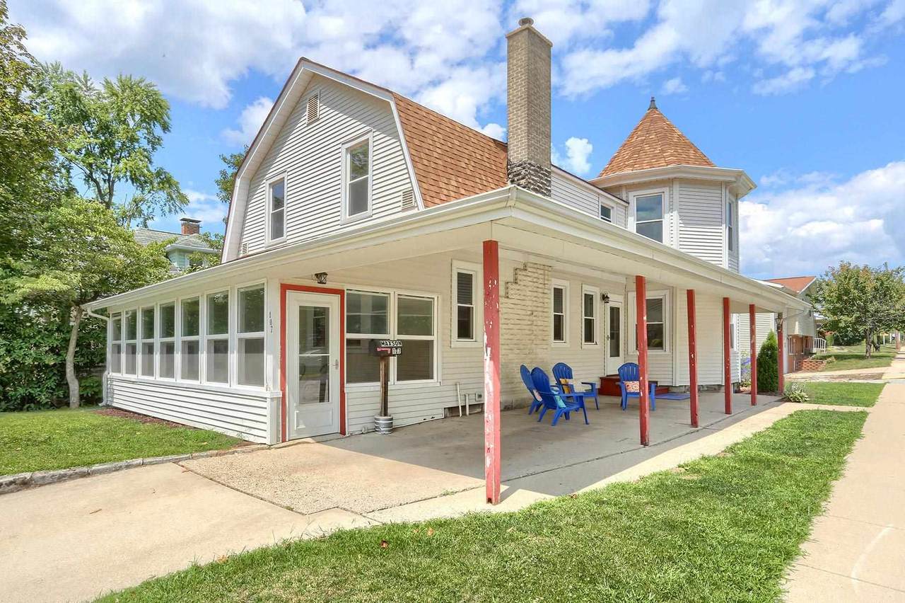 107 11th Street - Photo 1