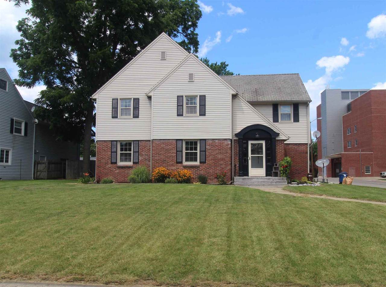 702 Euclid Avenue - Photo 1