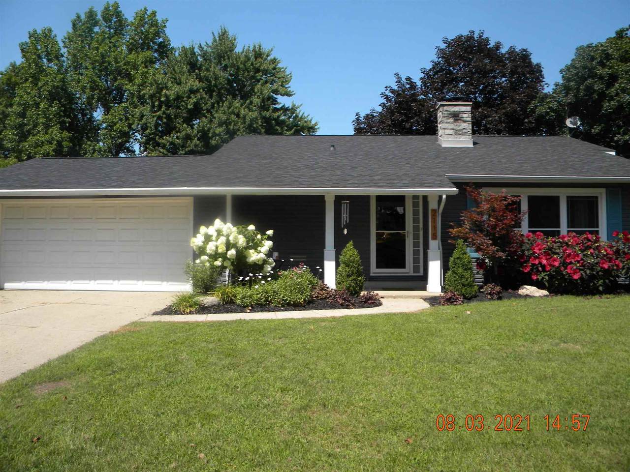2115 Brookview Drive - Photo 1