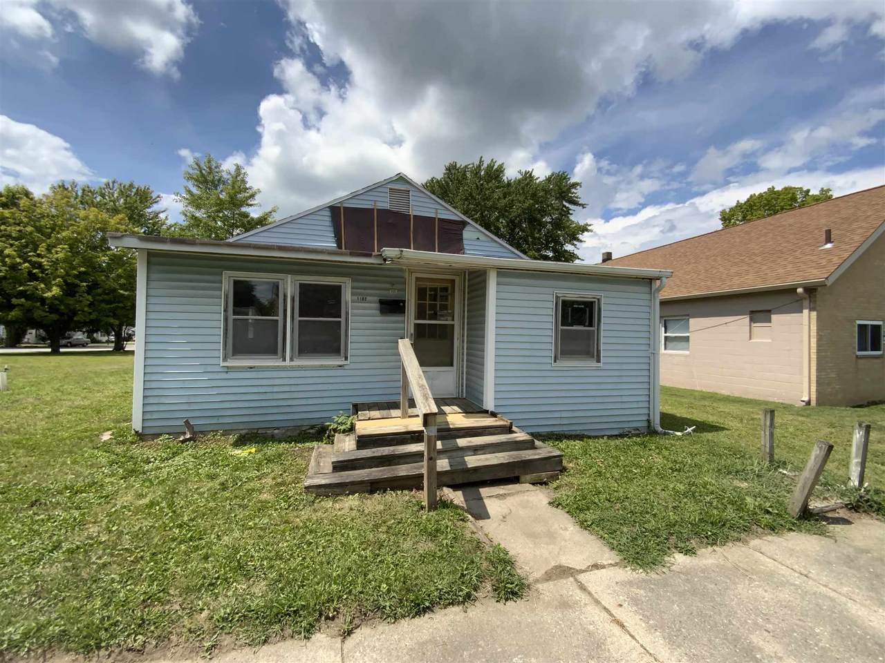 1102 Rowe Street - Photo 1