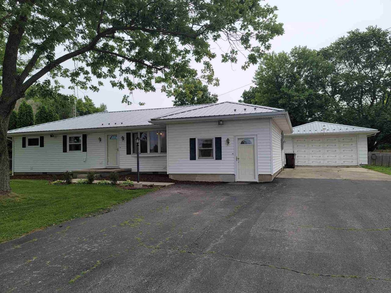 420 Wabash Avenue - Photo 1