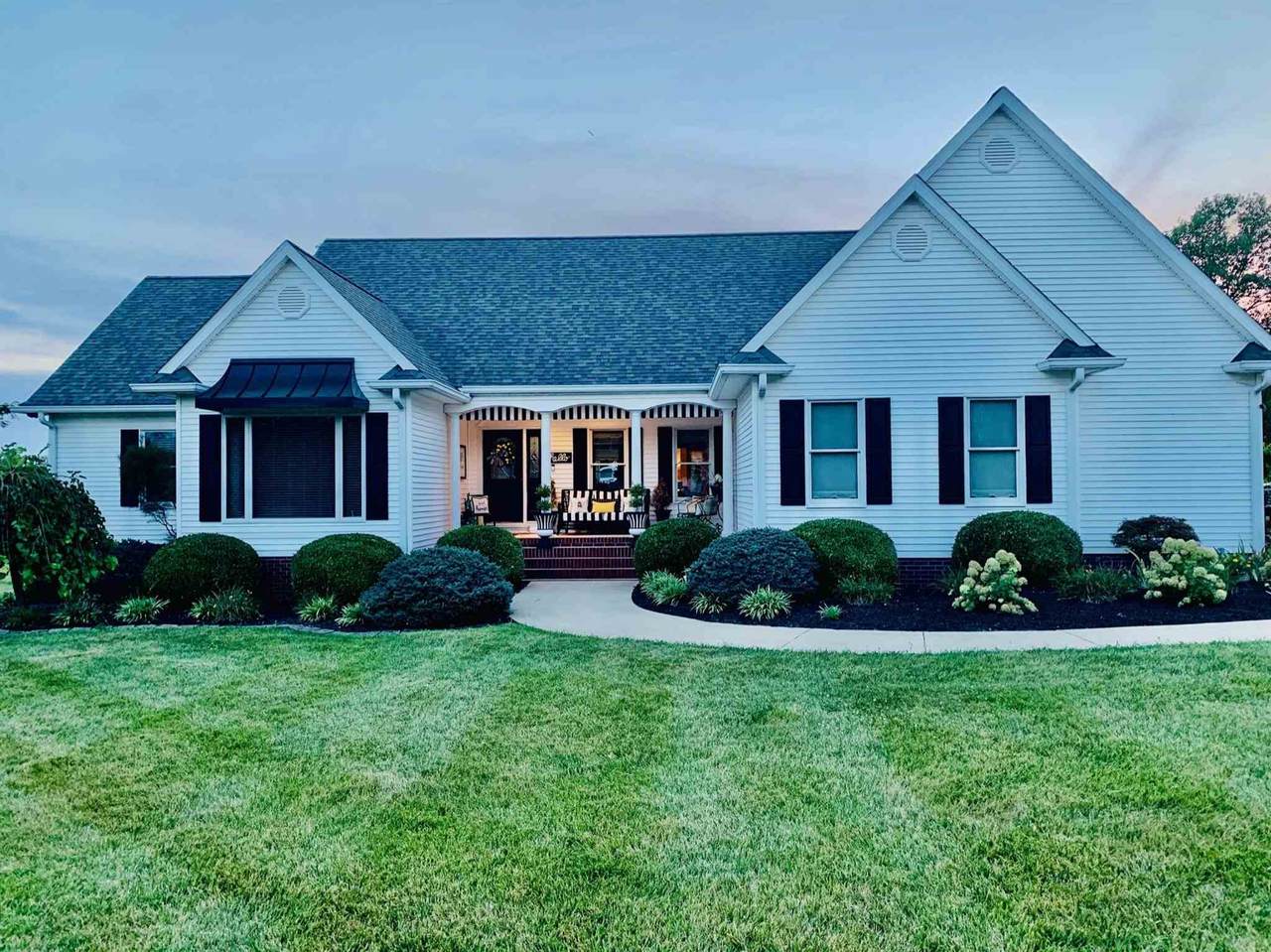 303 Glenview Drive - Photo 1