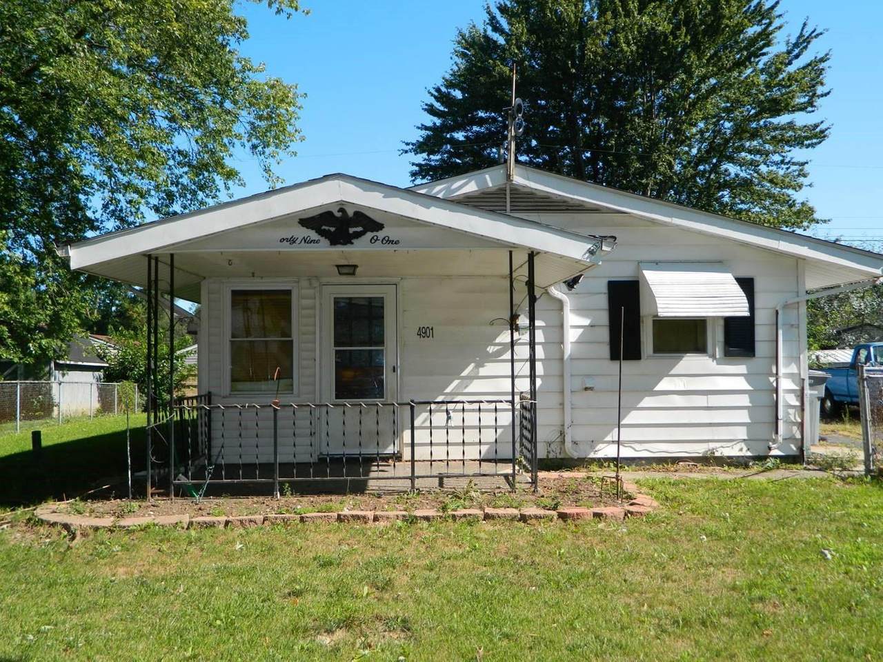 4901 Algonquin Trail - Photo 1