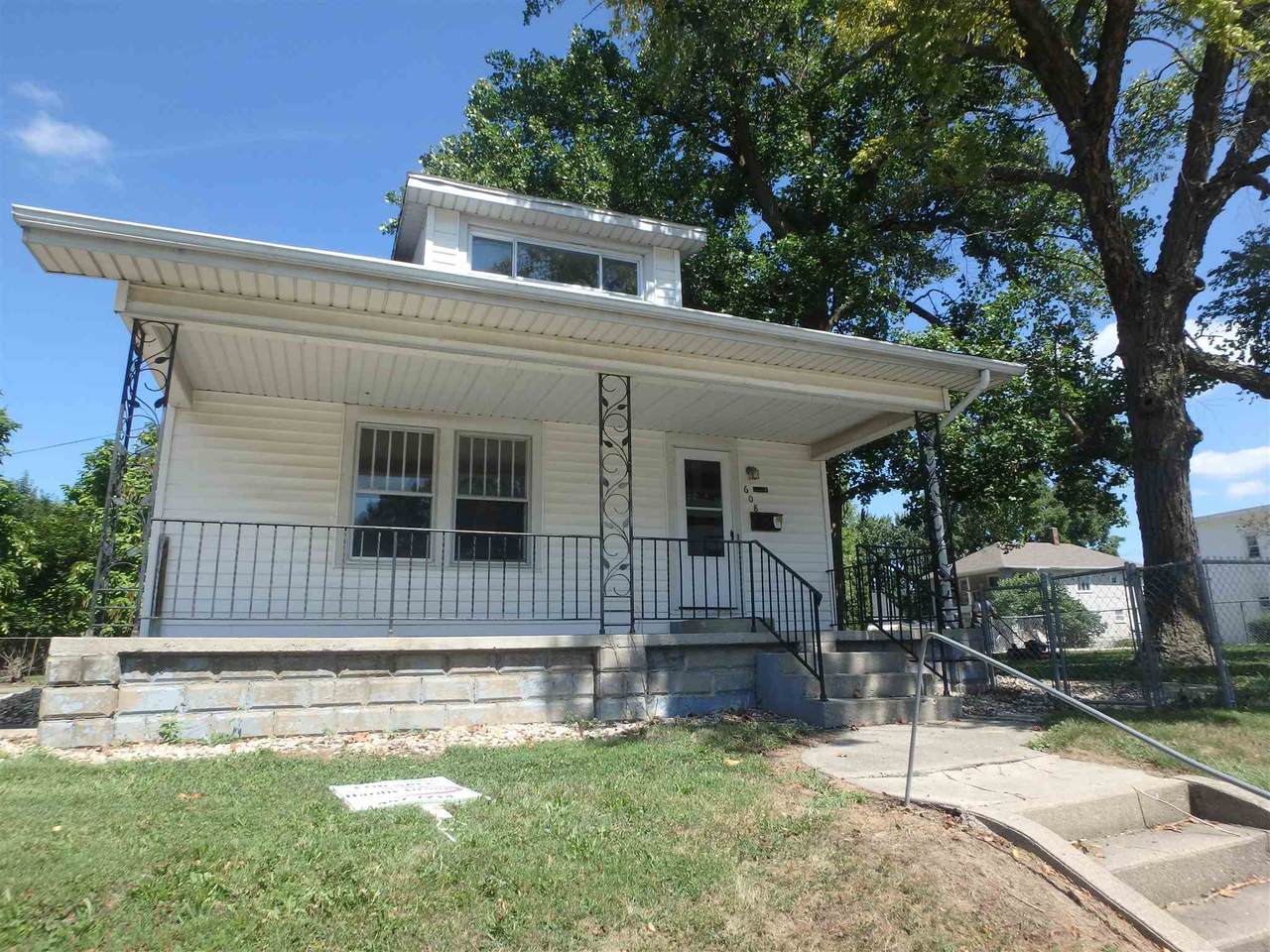 608 Monroe Street - Photo 1