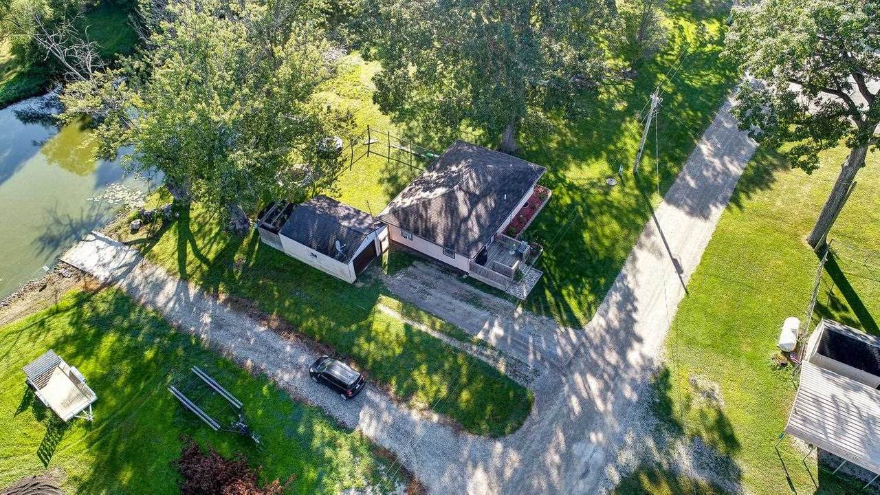 10538 Oak Knoll Rd E - Photo 1