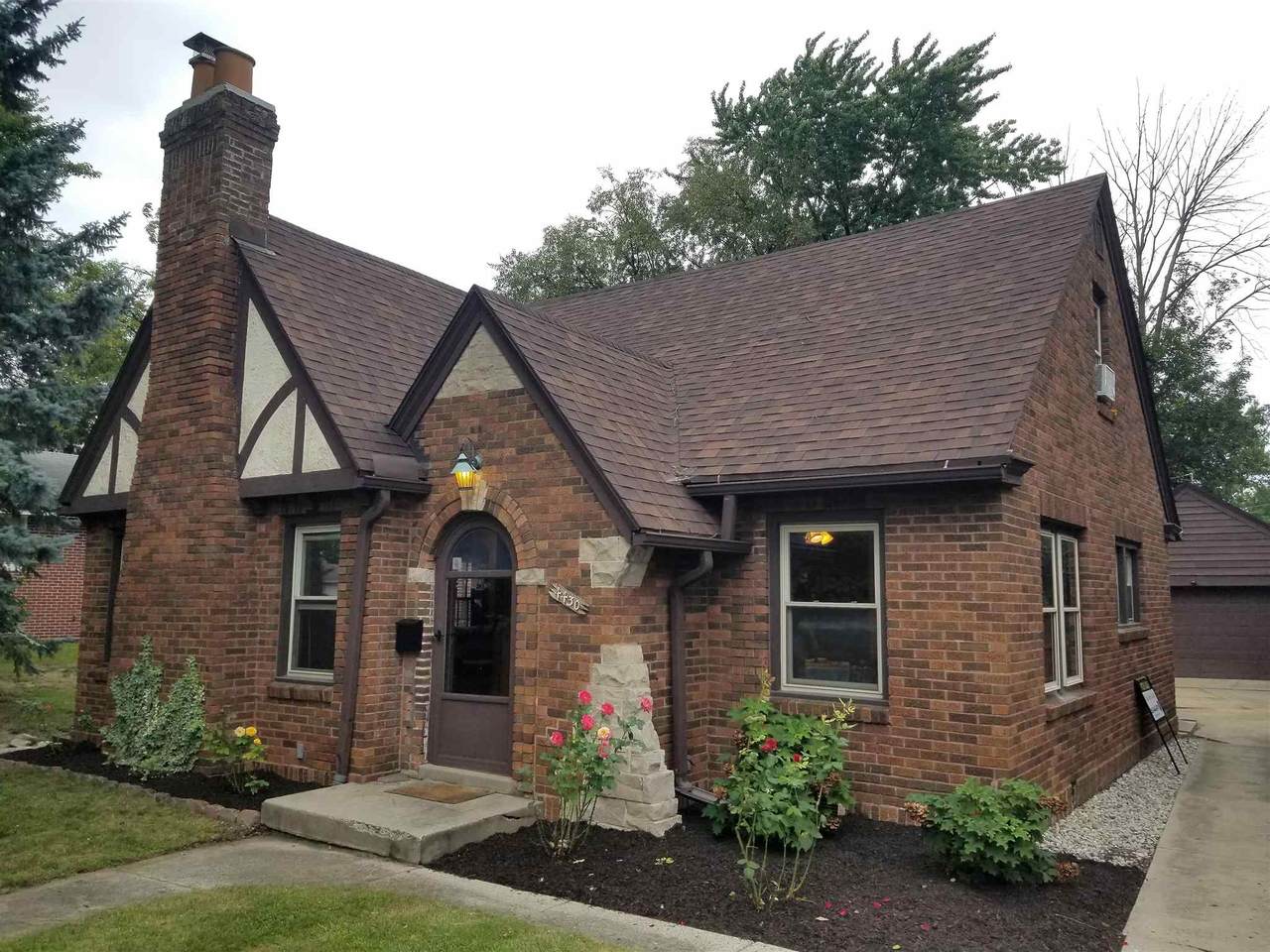 4430 Champlain Drive - Photo 1