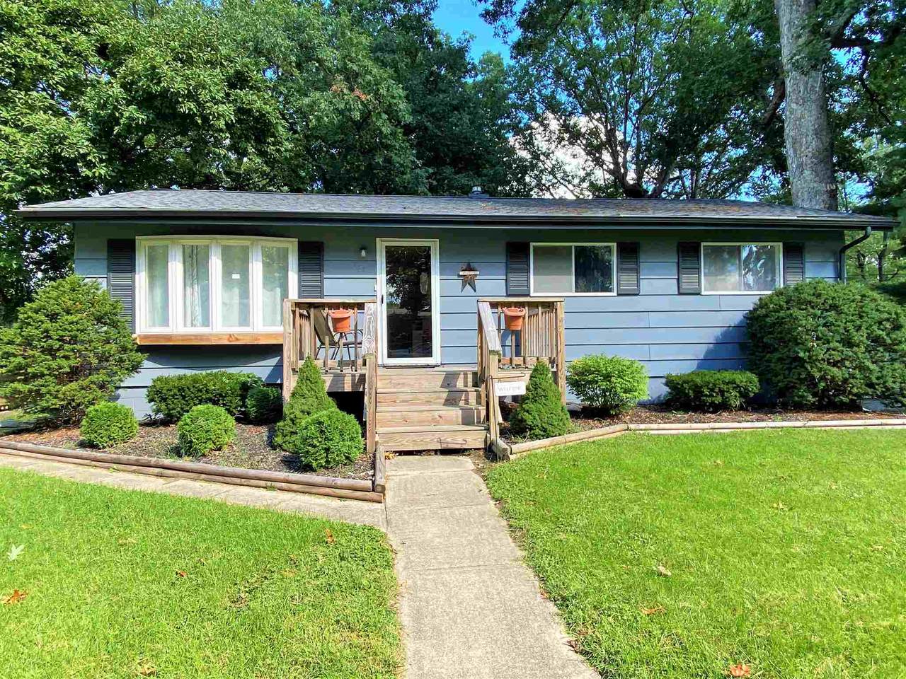 953 Bruce Avenue - Photo 1