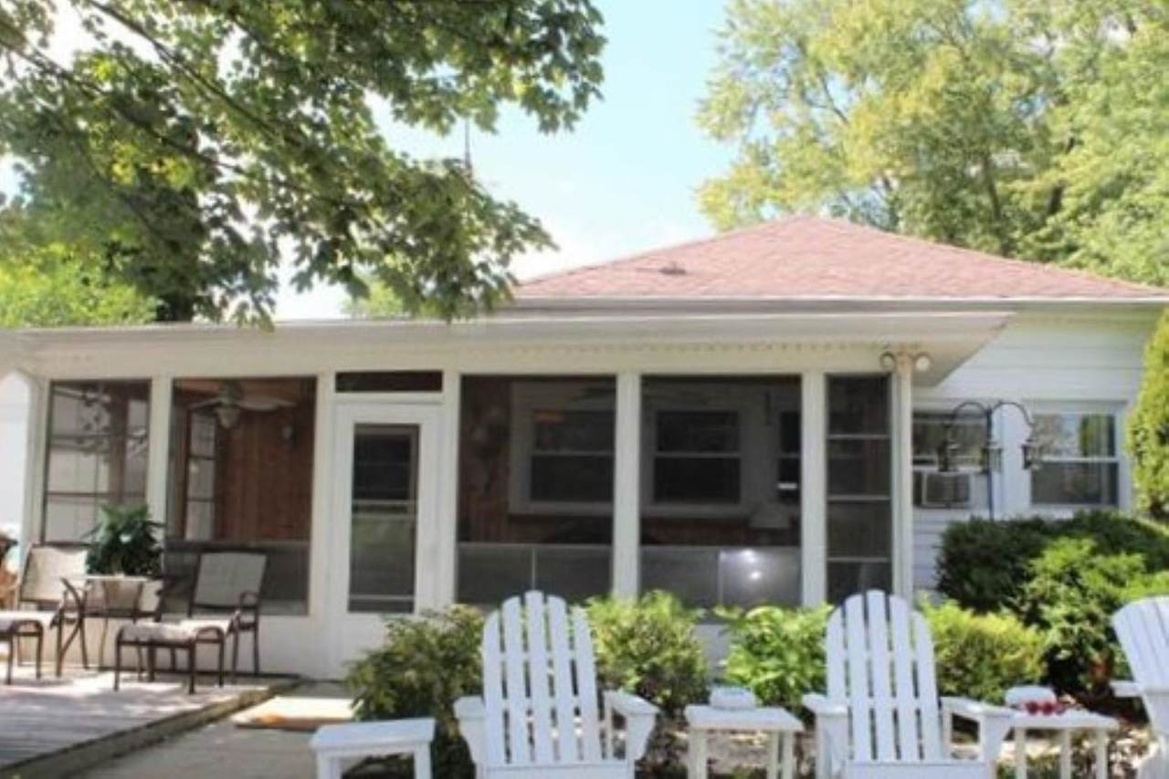 10488 Elwood Avenue - Photo 1