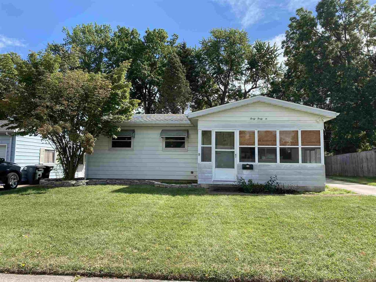 4046 Manor Drive - Photo 1