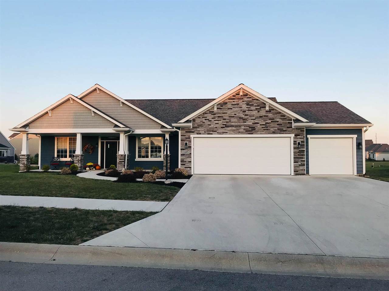1605 Waynedale Drive - Photo 1