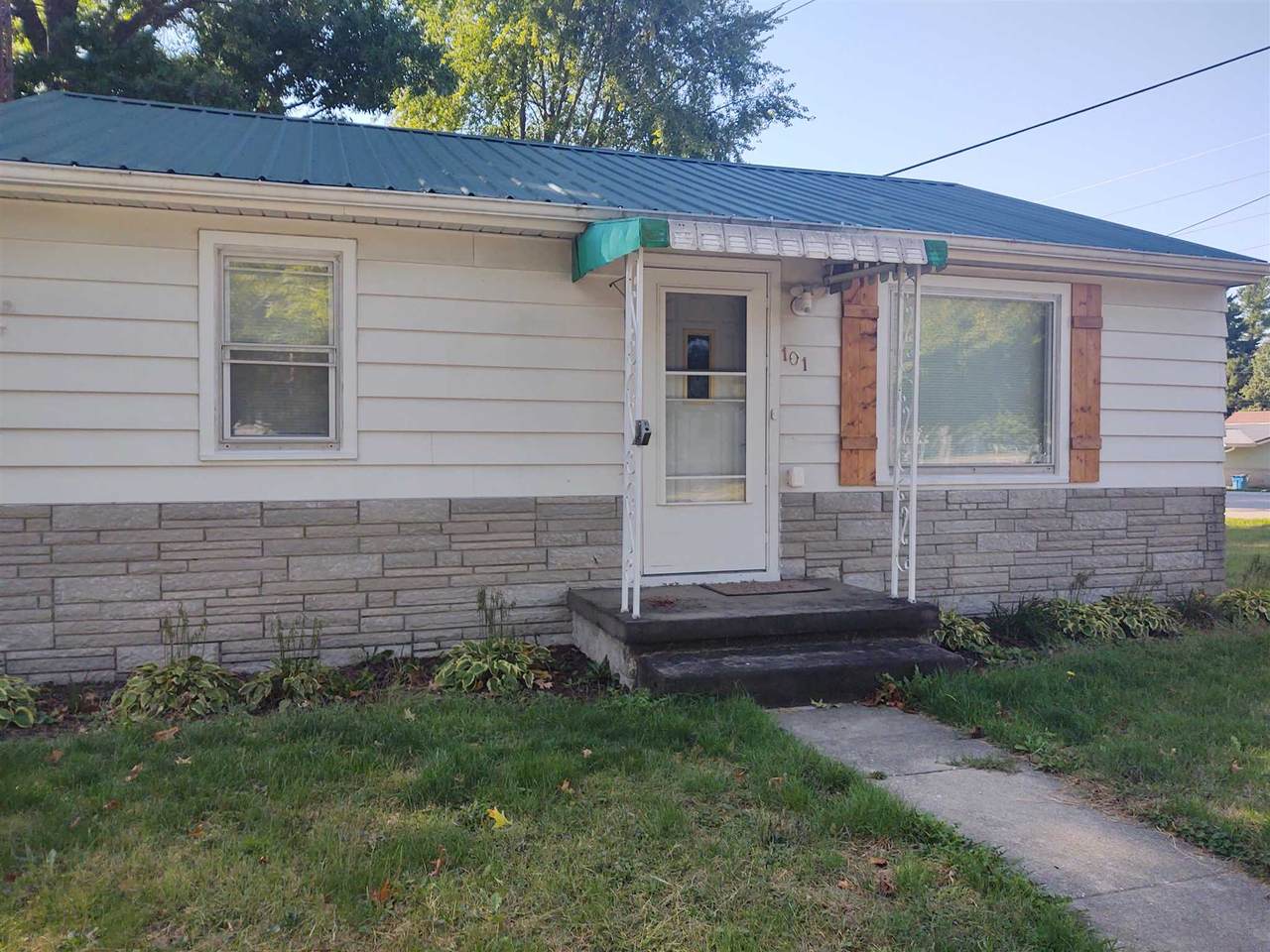 101 Griffith - Photo 1