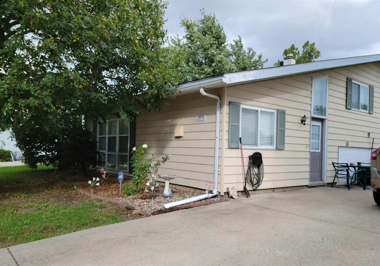 2038 Shaw Avenue - Photo 1