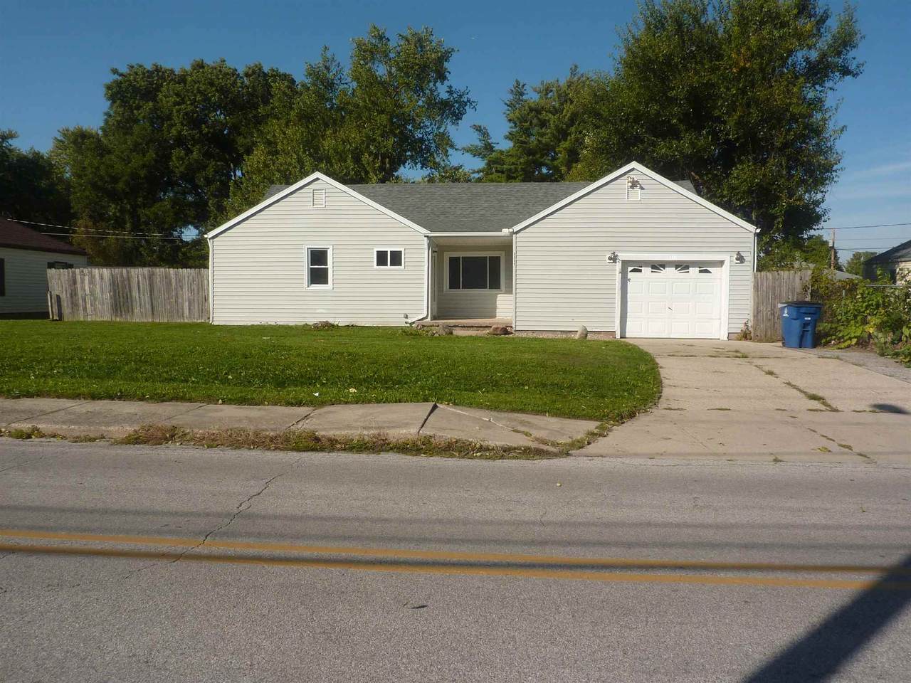 1111 33rd Street - Photo 1