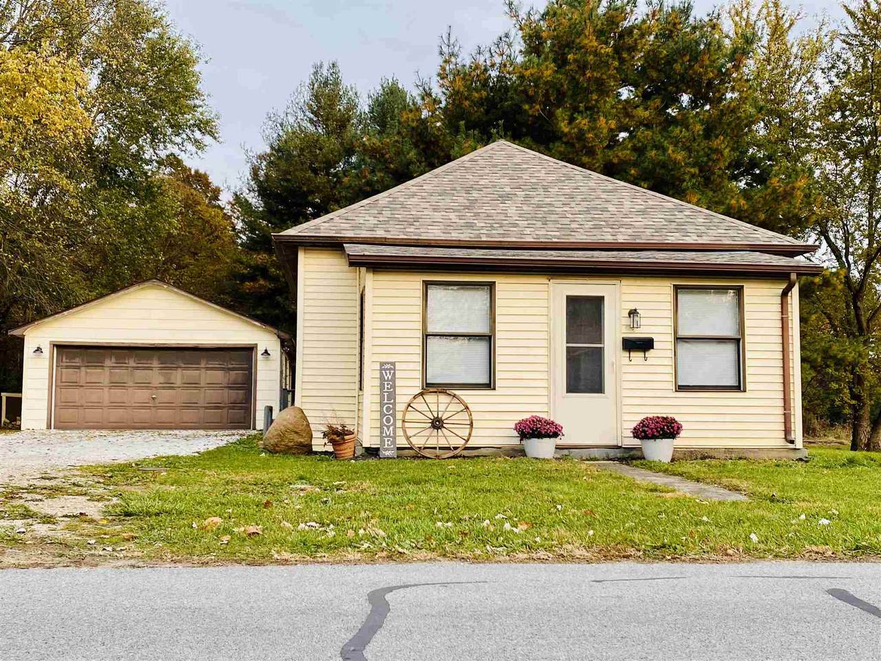 423 Grant Street - Photo 1