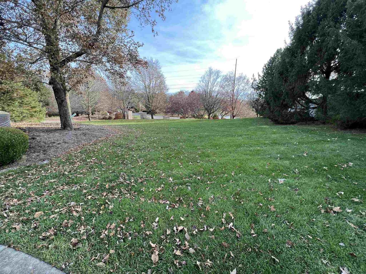 3487 Saddlebrook Court - Photo 1